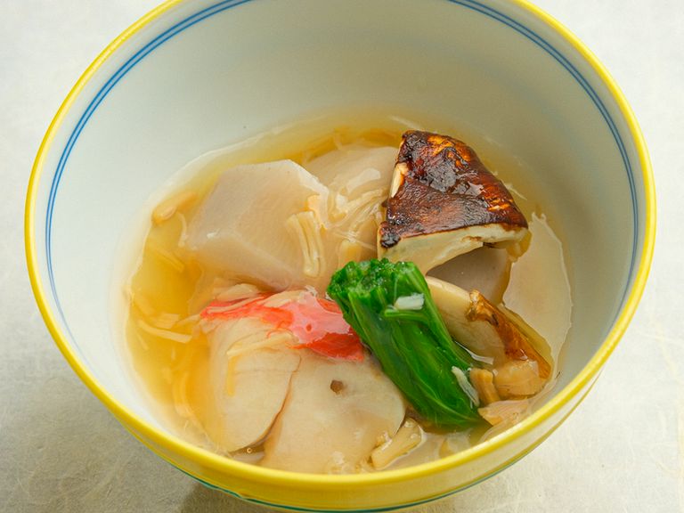 鰹と昆布の出汁で味わう『煮物椀』