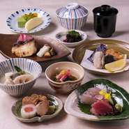 先付　季節の小鉢2種　向付　焼物　煮物　油物　止椀　香の物　飯　水物