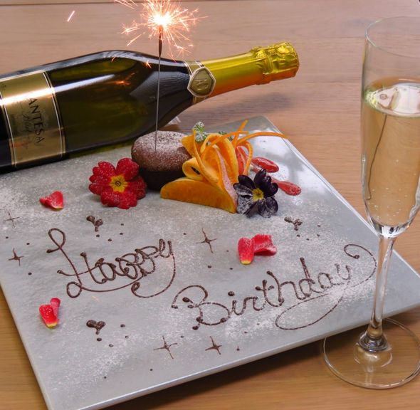 誕生日などのアニバーサリープレートをご用意♪