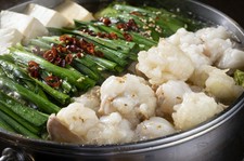 九州の美味しいを満喫♪胡麻サバや、大人気のかんべえもつ鍋、飲み放題も付いた大満足のコース