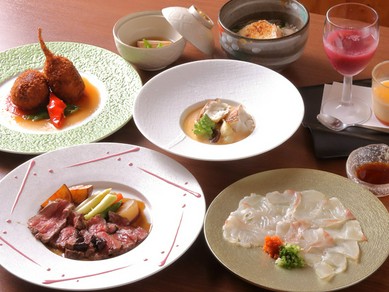 【美味in家しげ】の料理でお腹を満たしたい方にはぴったり！『しげおすすめコース』