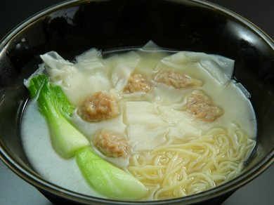 香港ワンタン麺
