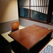 ２・３名様向けの小上がり（半個室）のお席もございます。