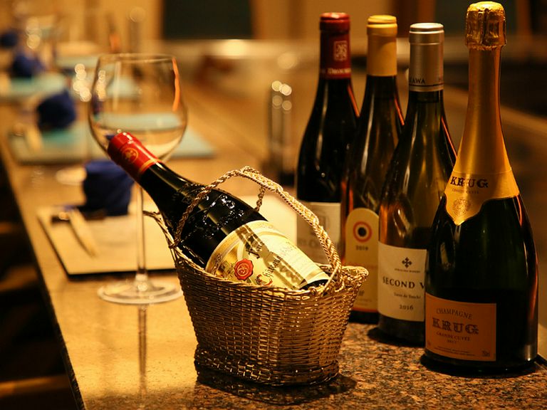 クリュッグをはじめ垂涎のシャンパンも勢揃い。特別な日にはぜひ