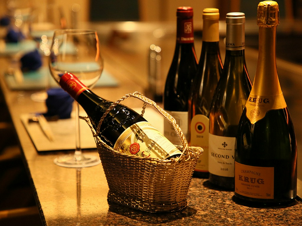 クリュッグをはじめ垂涎のシャンパンも勢揃い。特別な日にはぜひ