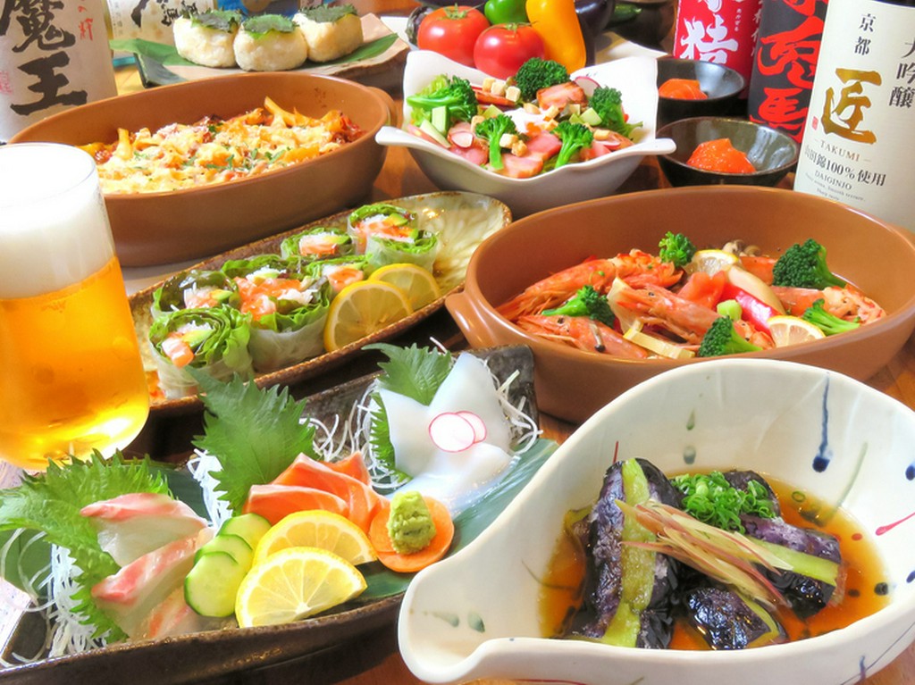 1番搾りも飲み放題！
お料理8品に飲み放題も付いたお得なコース。
＋500円でプレミアム飲み放題に変更可。