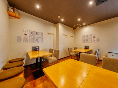 木を基調としたオシャレな空間