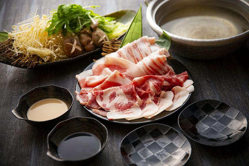 大満足の『イブ美豚しゃぶしゃぶ食べ放題コース』