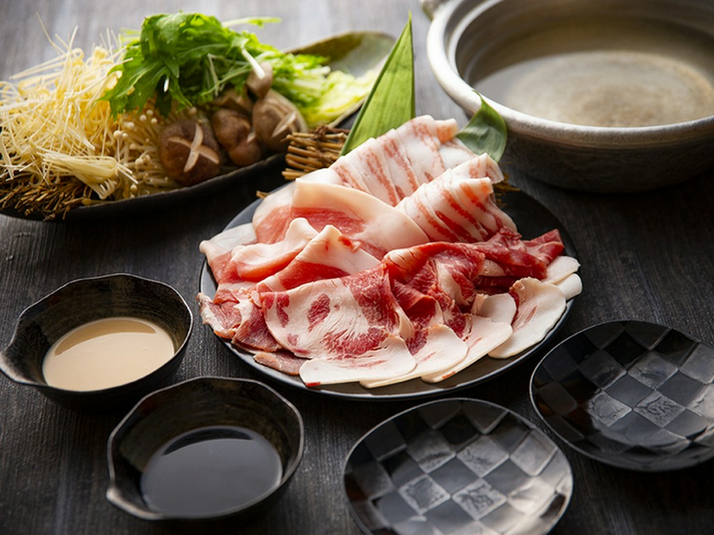 大満足の『イブ美豚しゃぶしゃぶ食べ放題コース』