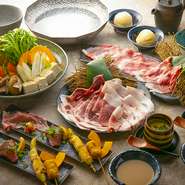 アラカルトでは厳しい品質基準をクリアした、和歌山県産のA4和牛「熊野牛」による『極上すき焼き』を用意。「イブ美豚」と「熊野牛」を満喫するスペシャルコースもあり。上質なお肉を心行くまで楽しめます。