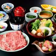 小鉢/刺身/和牛しゃぶしゃぶ(和牛リブロース/国産野菜盛り合わせ/きしめん)/ご飯/香の物/デザート

