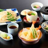 小鉢/冷稲庭うどん/天ぷら/茶碗蒸し/季節のご飯/香の物/デザート


