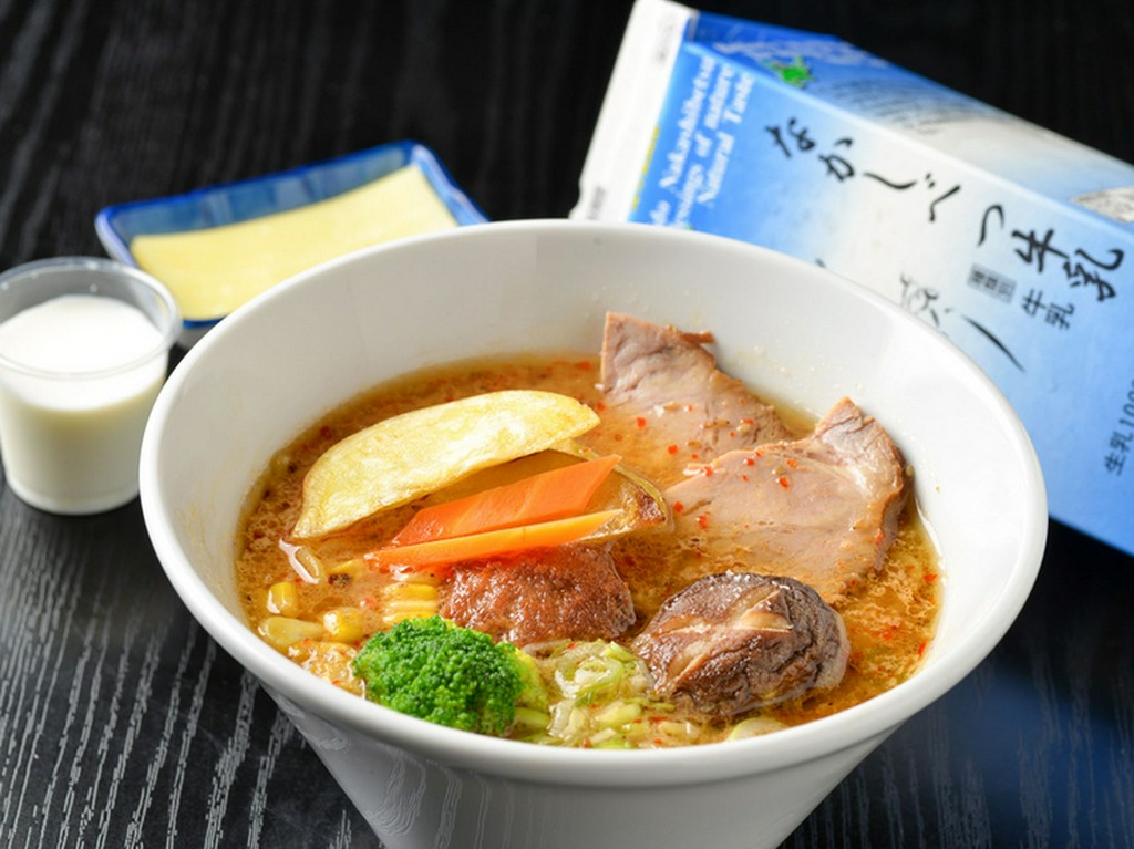 なかしべつミルキーラーメン　味噌・カレー