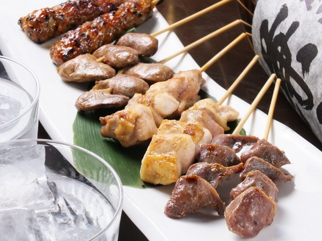 まずはこれを注文。亭主が選んだ厳選した串盛りを