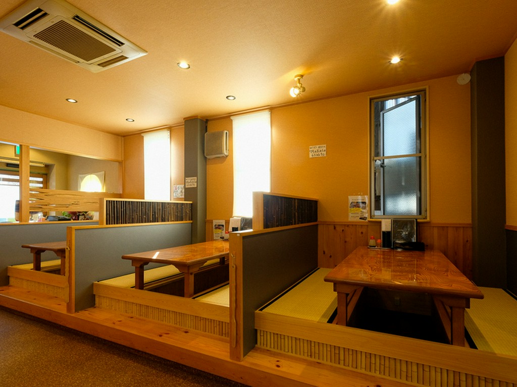 居酒屋のような価格と気軽さで、本格的な料理を堪能できる