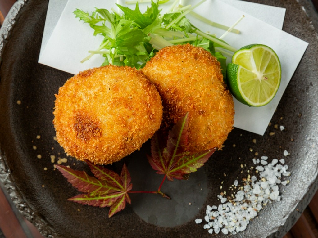 カニを贅沢に使用した『神カニクリームコロッケ』