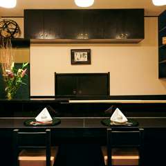 広々としたカウンター席