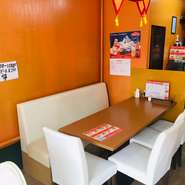 異国情緒あふれる店内、おいしい料理と飲み物で、一味違うくつろぎの時間が過ごせます。