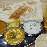 人気メニューのタリセット、一度ご賞味ください
