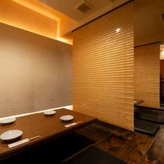 和紙の壁紙やロールスクリーンが和みを演出