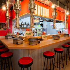 気軽に立ち寄れるカウンター席は、おひとり様にもぴったり