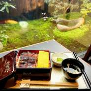 脂がのっており、身がしっかりしていながら口当たりはふわっとした当店の鰻は格別です。鰻と絡むタレも当店の秘伝の味となっております。名古屋での接待にいかがでしょうか。