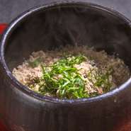 蓋を開ければ幸せな香りが広がる『土鍋ご飯』