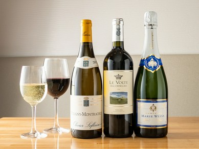 料理に合う世界各地の厳選ワイン