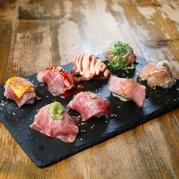 ＜大人気＞肉寿司