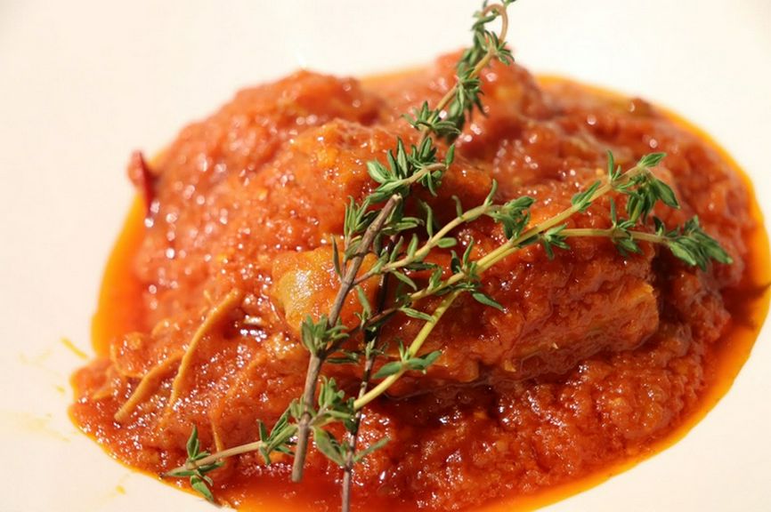 トリッパとギアラのトマト煮込み