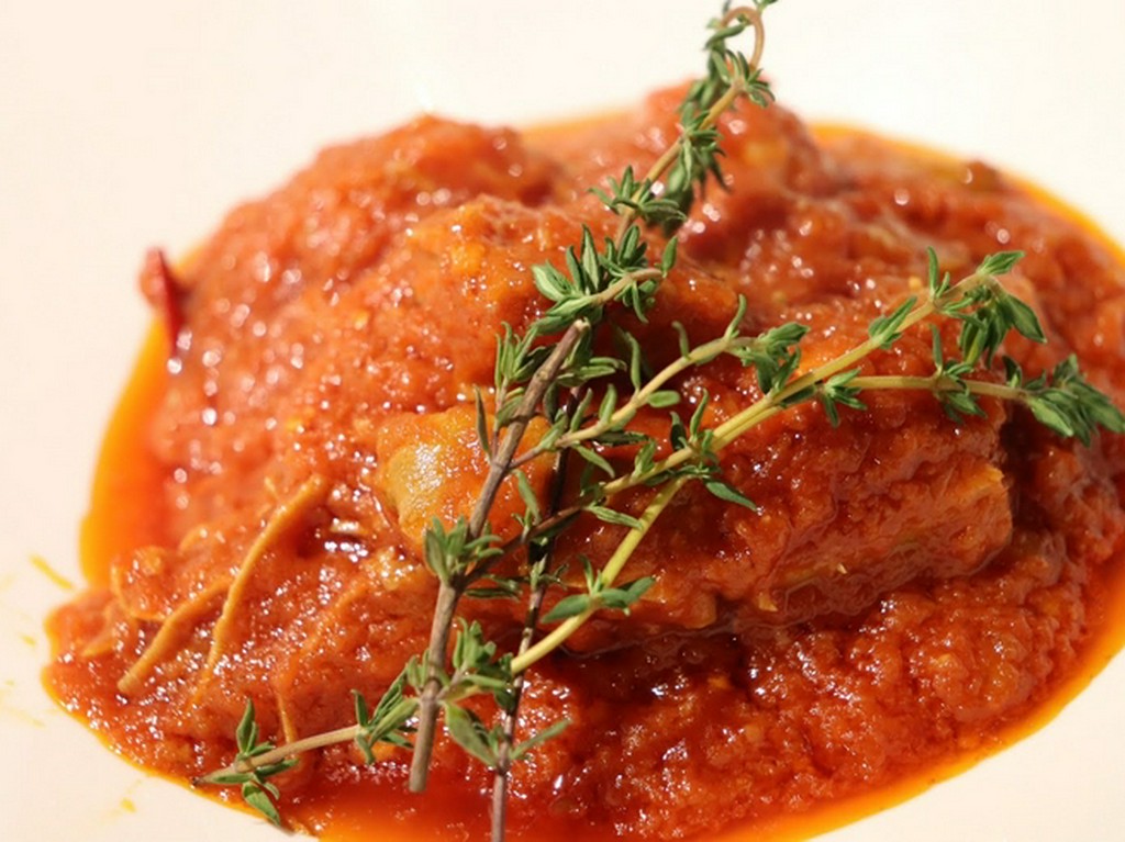 トリッパとギアラのトマト煮込み