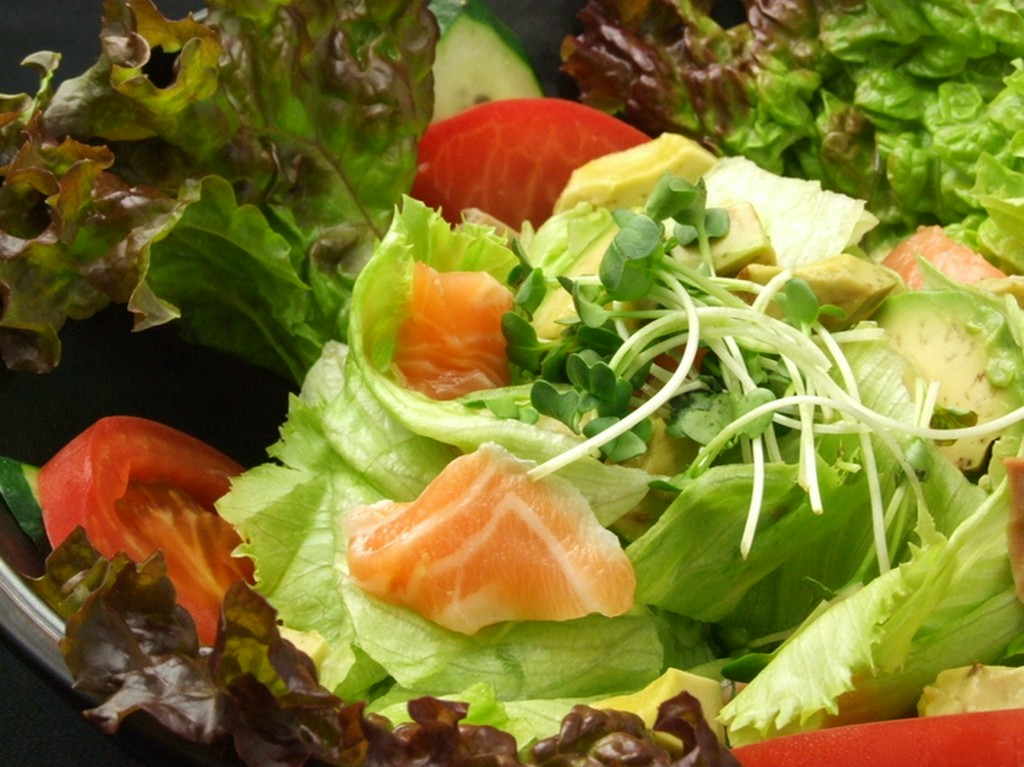 アボガドとサーモンのサラダ