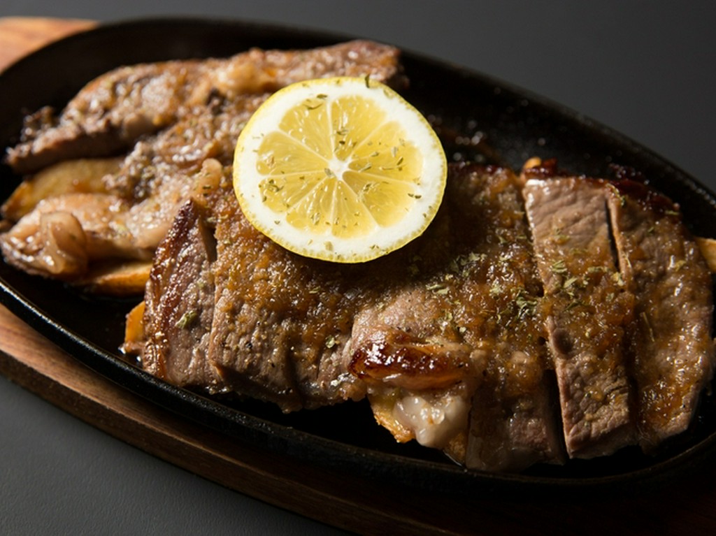 自家製のソースを使用した自慢の一品