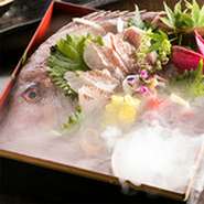 新鮮な鮮魚を直接仕入れ、ご提供させて頂きます。
※お値段は変動いたします。