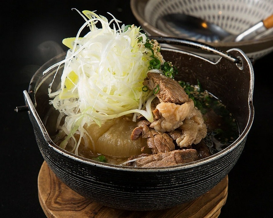 コラーゲンたっぷりあっさり牛スジ大根煮込み