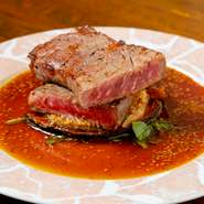 ジューシーな肉の旨みとやわらかな食感『サーロインステーキ』
