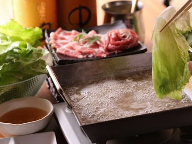 豚吟名物!農園レタスと香味豚のしゃぶしゃぶ