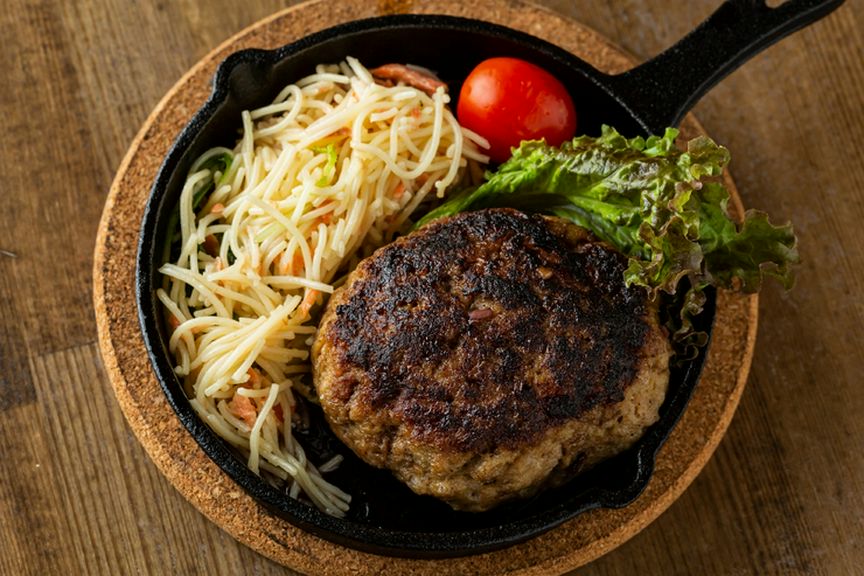 国産牛肉を使用した、ジューシー&ヘルシーなひと皿『ハンバーグランチ』