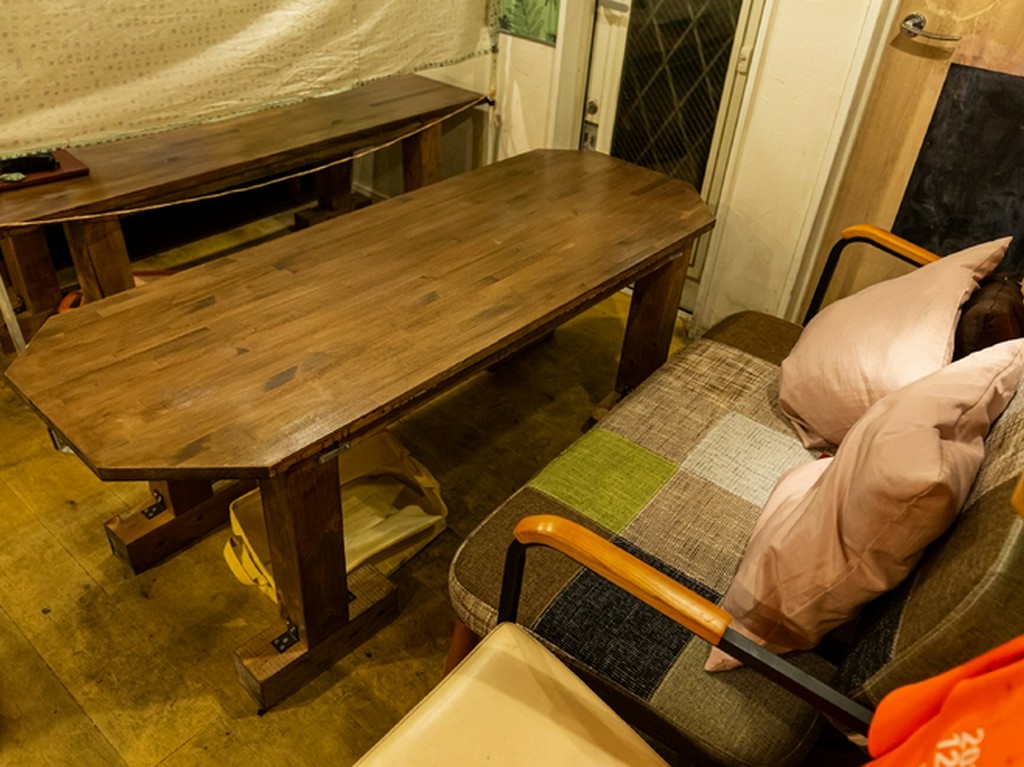 街の中にいても、コテージで過ごしているような気分を味わえます