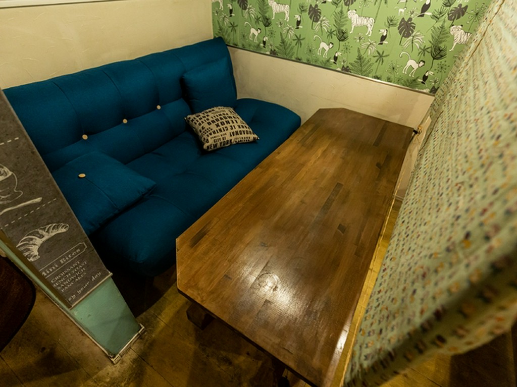 お洒落なソファー席は広々とご利用いただけます