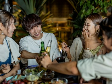 沖縄県のテラス席があるレストラン カフェ ヒトサラ