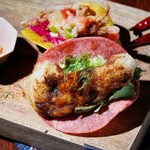 県産魚のフリットとシークヮーサーマヨを使ったタルタルのタコス