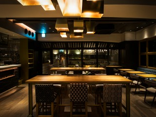 開放的な空間と落ち着いたデザイン