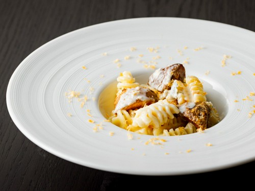 シェフ特製の北海道産食材を使用した創作料理の数々。