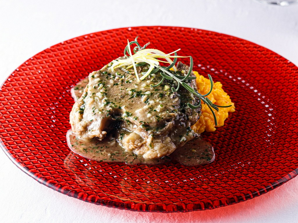 イタリア人が食べても納得のおいしさ。本場の味を日本で再現させた『オッソーブーコミラネーゼ』