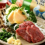 ぎゅっと締まった赤身は噛むごとに旨味がにじみ出てきます。