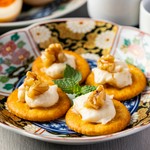店名にもなっているくるみをサラダにトッピング。食感が楽しい一皿です。