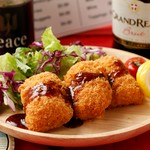 サクサクのとんかつの中からチーズがとろーり。食べ応え抜群です。