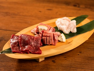希少部位やサーロインなど、こだわりの厳選食材を味わえる