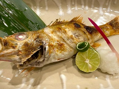 赤身・中トロ・大トロを食べ比べ『名物!生本まぐろ3貫盛り』
